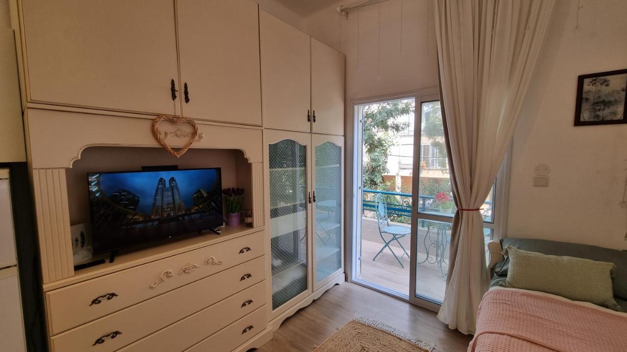 Appartamento Lovely Studio With Balcony Rechovot Esterno foto